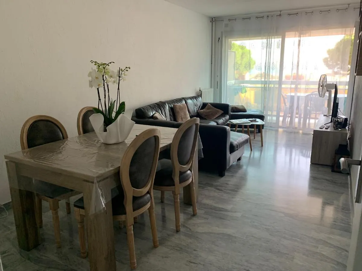 Appartement à 2 pas de la mer Cannes 0*,  France